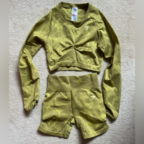 Adapt Animal Seamless Gymshark Set - Picture 1 of 3